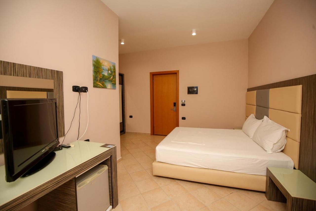 Hotel Aliko Radhimë Buitenkant foto